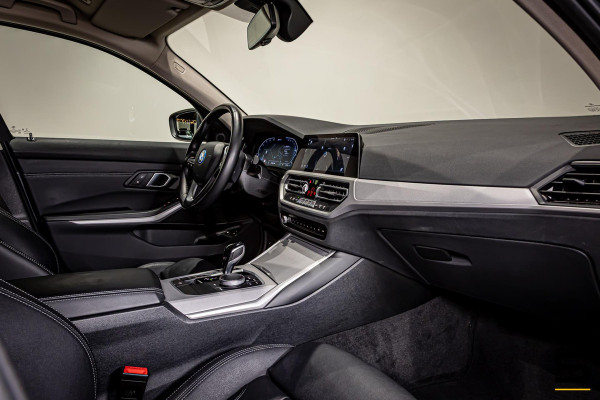 BMW 3 Serie Touring 330e|Cam|Acc|Garantie|Leder|1e eigenaar