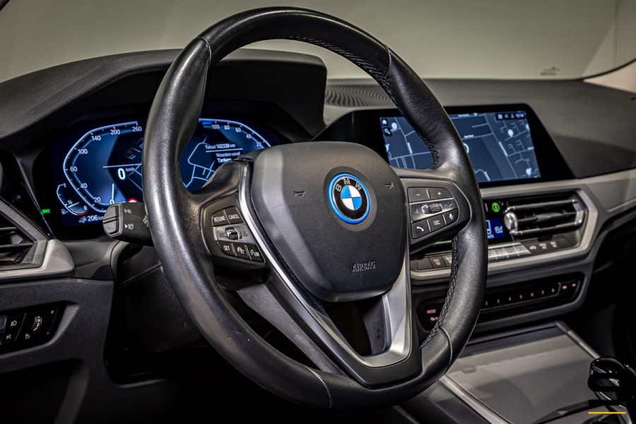 BMW 3 Serie Touring 330e|Cam|Acc|Garantie|Leder|1e eigenaar