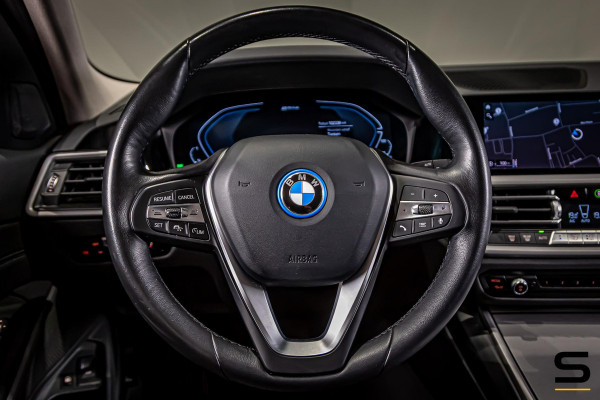 BMW 3 Serie Touring 330e|Cam|Acc|Garantie|Leder|1e eigenaar