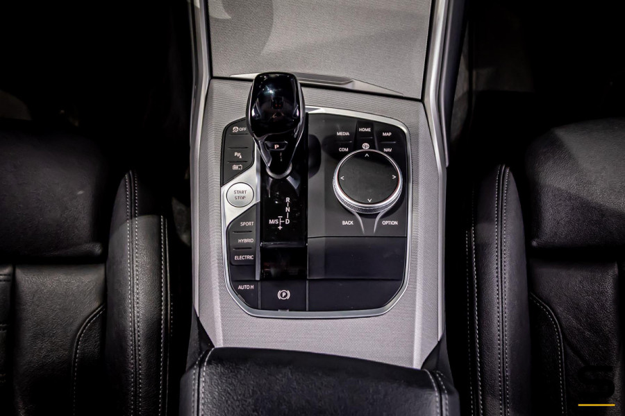 BMW 3 Serie Touring 330e|Cam|Acc|Garantie|Leder|1e eigenaar