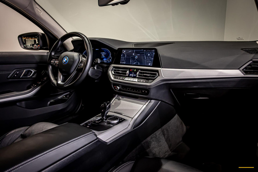 BMW 3 Serie Touring 330e|Cam|Acc|Garantie|Leder|1e eigenaar