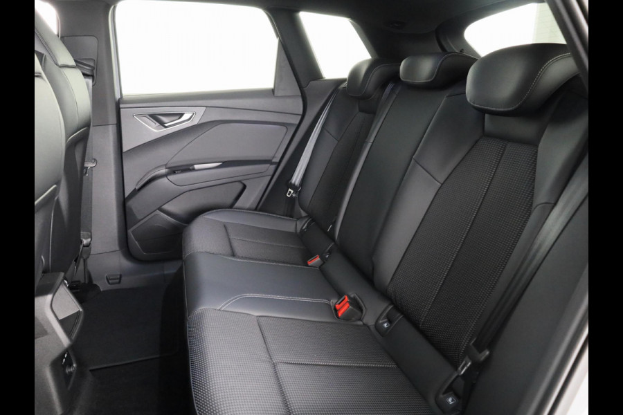 Audi Q4 e-tron 45 S edition Competition 82 kWh 286 pk | Assistentiepakket plus | Comfortpakket plus | Ambient lichtpakket | Optiekpakket zwart plus |