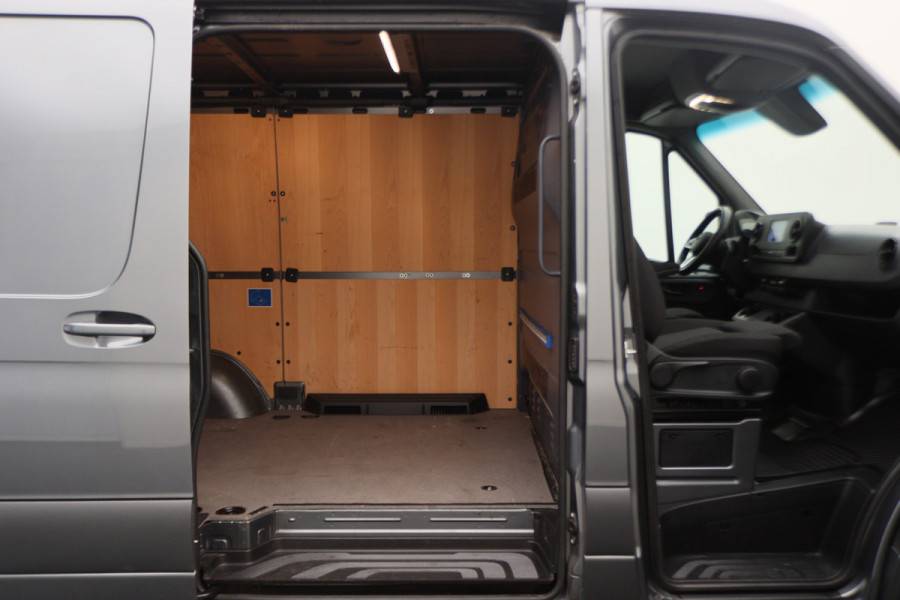 Mercedes-Benz Sprinter 317 CDI Automaat L1H1 Standkachel, LED, Airco, Camera, Cruise, Apple Carplay, PDC, 18''