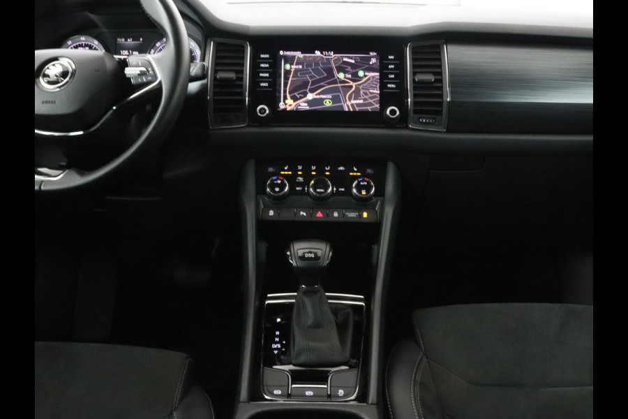 Škoda Kodiaq 1.5 TSI Business Edition 7-persoons | Leder/Alcantara | Trekhaak | Stoelverwarming | Camera | Carplay | DAB | Full LED | Navigatie