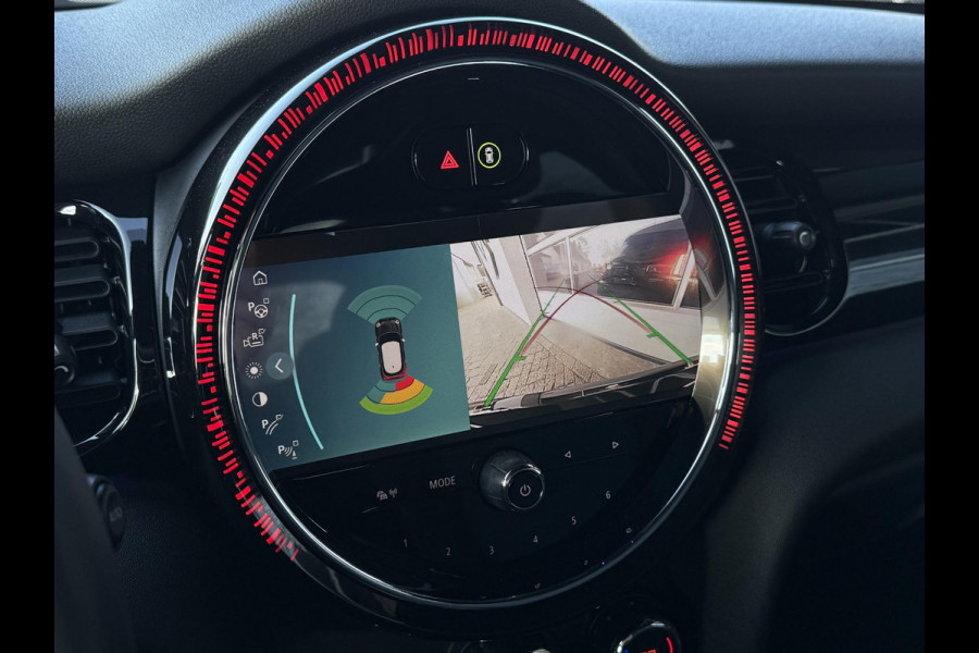 MINI Mini 1.5 Cooper Classic | HARMAN KARDON | SPORTSTOELEN | PANORAMA | CAMERA | 18 INCH VELGEN | HEAD UP |