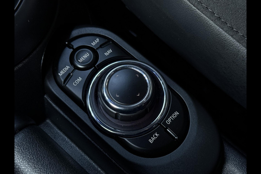 MINI Mini 1.5 Cooper Classic | HARMAN KARDON | SPORTSTOELEN | PANORAMA | CAMERA | 18 INCH VELGEN | HEAD UP |