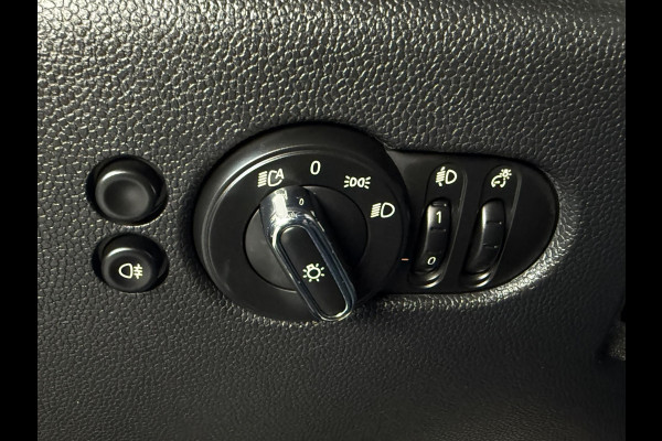 MINI Mini 1.5 Cooper Classic | HARMAN KARDON | SPORTSTOELEN | PANORAMA | CAMERA | 18 INCH VELGEN | HEAD UP |