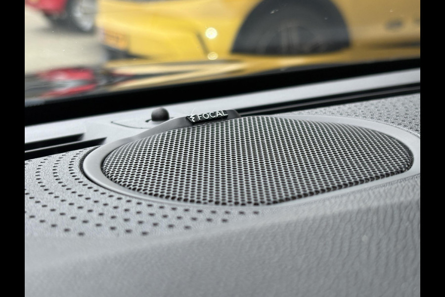 Peugeot 308 1.6 HYbrid 225 GT Pack Business | Plug-in Hybride PHEV | Stoel- & Stuurverwarming | 360 Camera | Adaptieve Cruisecontrol  | Elektrisch Verstelbare AGR Memory Stoel | Focal Audio |