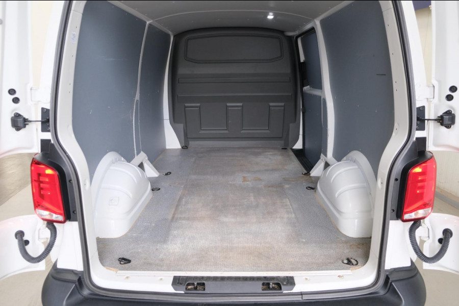 Volkswagen Transporter 2.0 TDI 150PK L2H1 28 Comfortline - N.A.P. Airco, Cruise, Trekhaak.