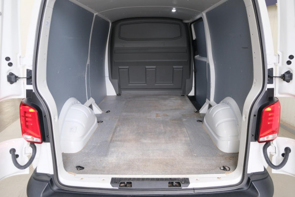 Volkswagen Transporter 2.0 TDI 150PK L2H1 28 Comfortline - N.A.P. Airco, Cruise, Trekhaak.