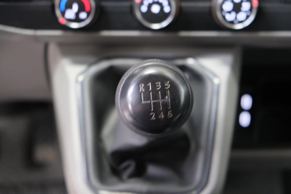 Volkswagen Transporter 2.0 TDI 150PK L2H1 28 Comfortline - N.A.P. Airco, Cruise, Trekhaak.