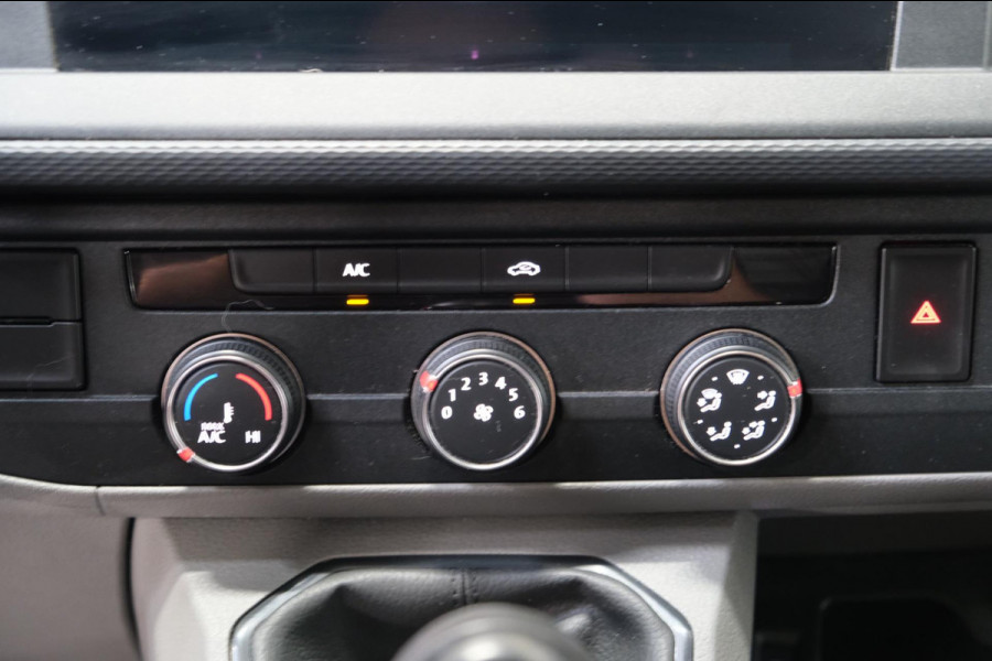 Volkswagen Transporter 2.0 TDI 150PK L2H1 28 Comfortline - N.A.P. Airco, Cruise, Trekhaak.