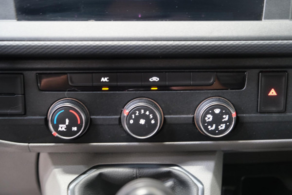 Volkswagen Transporter 2.0 TDI 150PK L2H1 28 Comfortline - N.A.P. Airco, Cruise, Trekhaak.