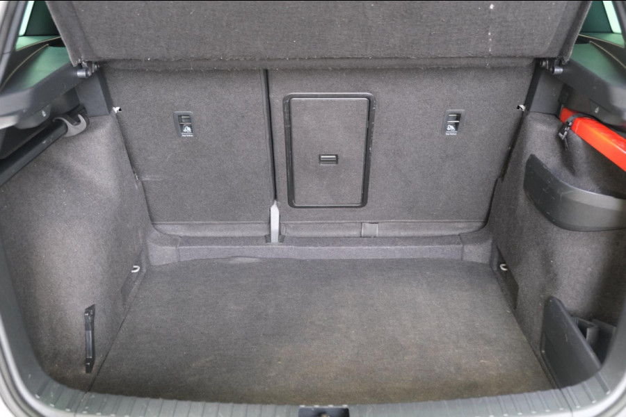 Škoda Karoq 1.5 TSI ACT Sportline Business - N.A.P. Airco, Cruise, Navi, PDC, Camera, Schuifdak, Trekhaak.