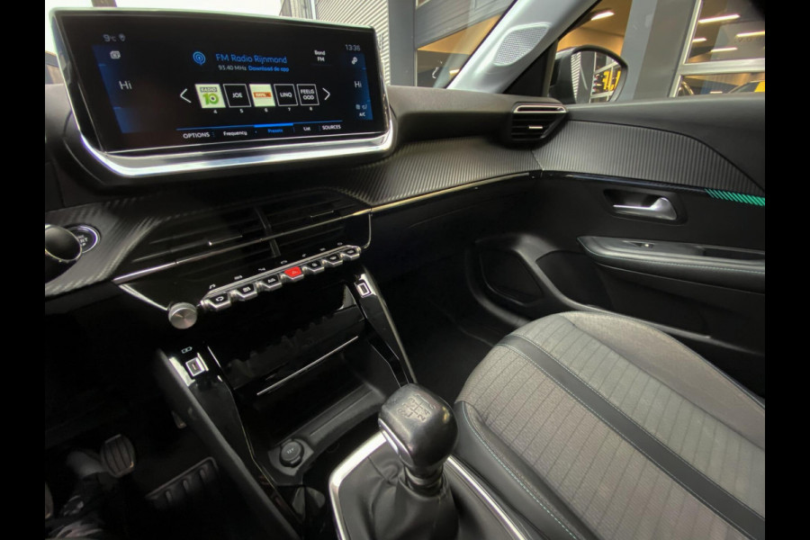 Peugeot 208 1.2 PureTech Allure Pack - Navigatie / Apple Carplay I Airco I LED I DPC I Sport pakket I Dealer onderhouden