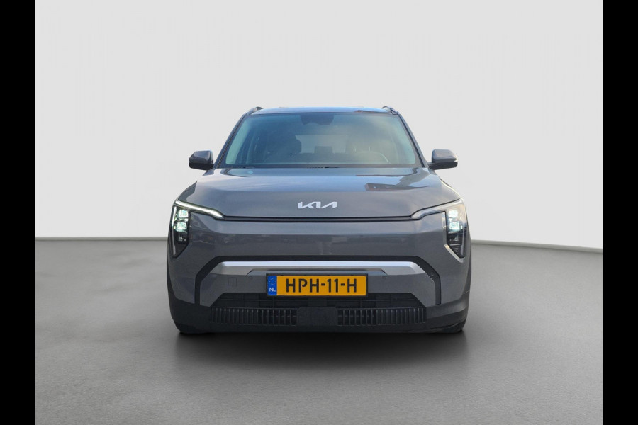 Kia EV3 Air 81.4 kWh | Demo | Adapt. Cruise | Lane-Assist | Climate Control | Long Range | Achteruitrijcamera | Sensoren Voor- En Achter |
