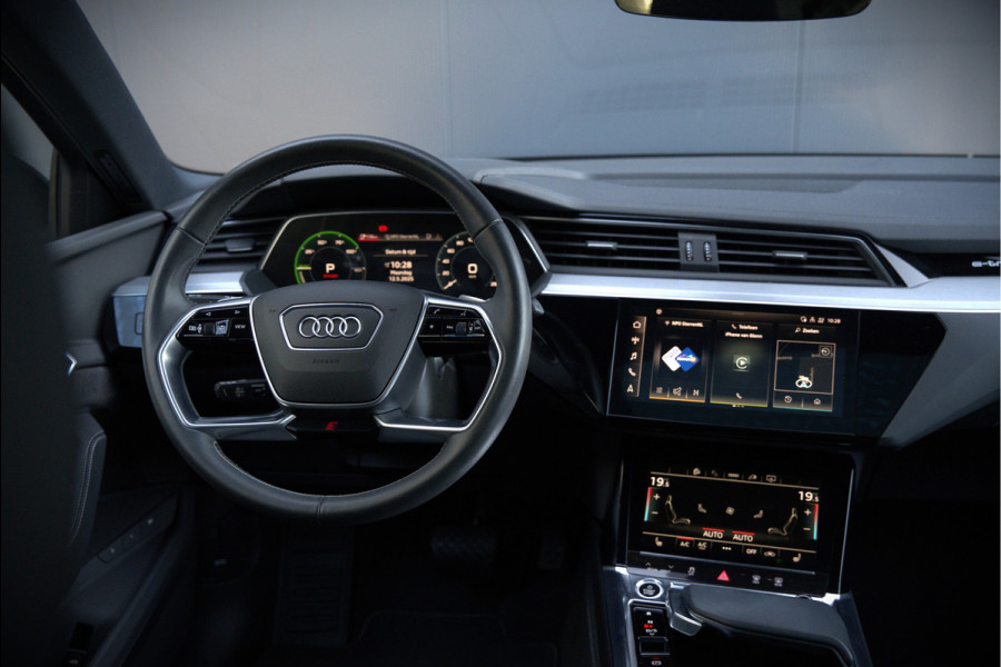 Audi e-tron 50 quattro S edition 71 kWh | S Line | Black Edition | Panoramadak | Memory Seats | Luchtvering | Adaptive Cruise Control | Keyless | Matrix LED | Leder | Stoelverwarming | NAP | BTW