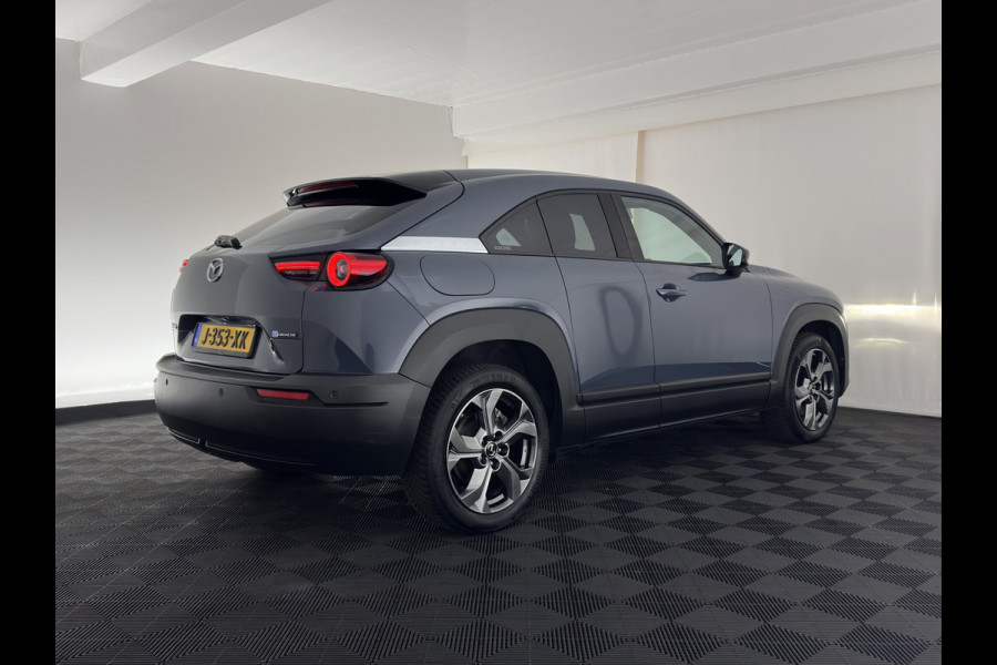 Mazda MX-30 e-SkyActiv 145 First Edition 36 kWh {SOH-92%} (INCL-BTW) Aut.*LEATHER-MICROFIBRE | FULL-LED | NAVI-FULLMAP | KEYLESS | BLIND-SPOT |  ADAPTIVE-CRUISE | HEAD-UP | CAMERA | DIGI-COCKPIT | MEMORY-PACK | SHIFT-PADDLES | 18"ALU*