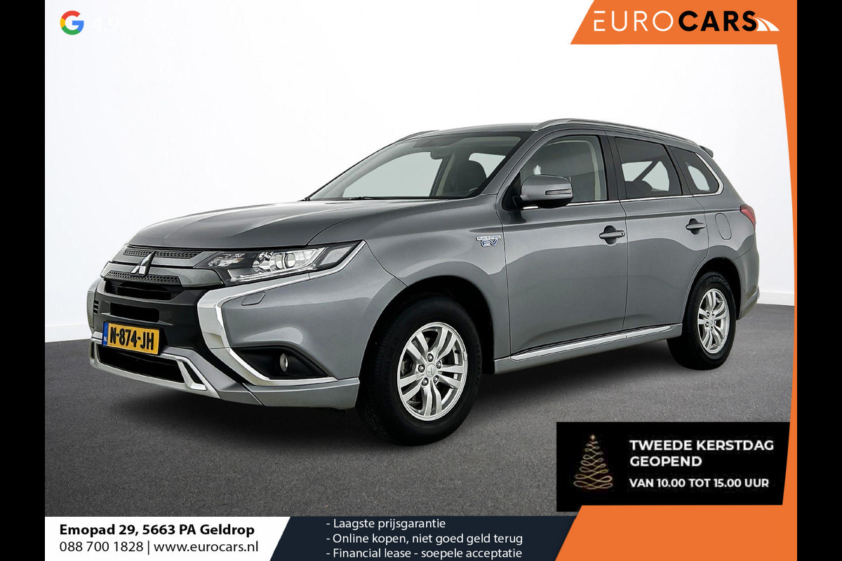 Mitsubishi Outlander 2.4 PHEV 165kW Pure Auto. Trekhaak Navigatie Apple Carplay/Android Auto Camera Parkeersensoren Cruise Control Stoelverwarming Climate Control Lichtmetalen velgen Getinte ramen