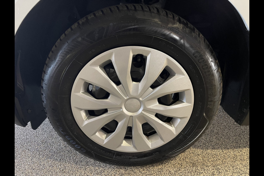 Ford Transit Courier 1.0 EcoBoost Trend benzine grijs kenteken / zo goed als nieuw / fabrieksgarantie tot 07-03-2026 / vaste prijs rijklaar € 19.950 ex / lease vanaf € 336 / direct leverbaar