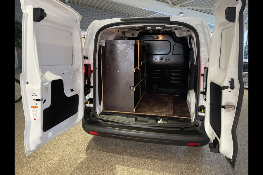 Ford Transit Courier 1.0 EcoBoost Trend benzine grijs kenteken / zo goed als nieuw / fabrieksgarantie tot 07-03-2026 / vaste prijs rijklaar € 19.950 ex / lease vanaf € 336 / direct leverbaar