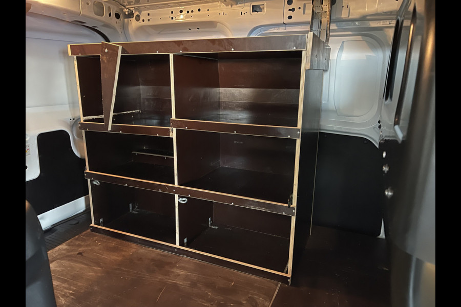 Ford Transit Courier 1.0 EcoBoost Trend benzine grijs kenteken / zo goed als nieuw / fabrieksgarantie tot 07-03-2026 / vaste prijs rijklaar € 19.950 ex / lease vanaf € 336 / direct leverbaar