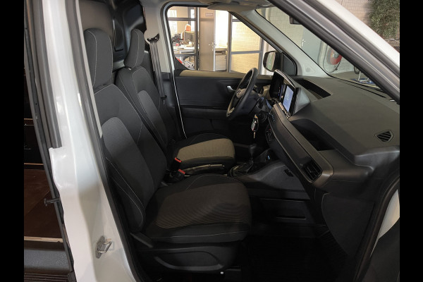 Ford Transit Courier 1.0 EcoBoost Trend benzine grijs kenteken / zo goed als nieuw / fabrieksgarantie tot 07-03-2026 / vaste prijs rijklaar € 19.950 ex / lease vanaf € 336 / direct leverbaar