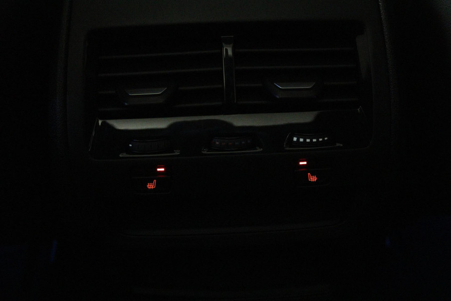 BMW X5 XDrive45e High Executive (PANORAMADAK, CAMERA, STOEL/STUURVERWARMING, SFEERVERLICHTING, DEALER ONDERHOUDEN)