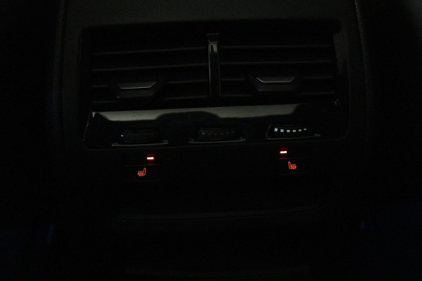 BMW X5 XDrive45e High Executive (PANORAMADAK, CAMERA, STOEL/STUURVERWARMING, SFEERVERLICHTING, DEALER ONDERHOUDEN)