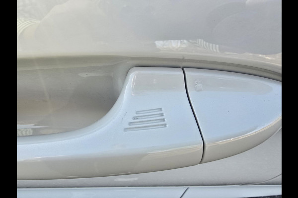 Ford Fiesta 1.0 EcoBoost Hybrid ST-Line X | Adaptive cruise control | Winter Pack | Dodehoeksensoren | Full-LED koplampen | Achteruitrijcamera | Draadloze telefoonlader | Privacy glass