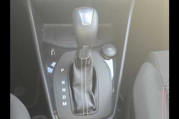 Ford Fiesta 1.0 EcoBoost Hybrid ST-Line X | Adaptive cruise control | Winter Pack | Dodehoeksensoren | Full-LED koplampen | Achteruitrijcamera | Draadloze telefoonlader | Privacy glass