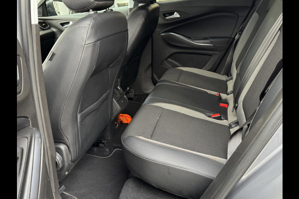 Opel Grandland X 1.2 Turbo Design Line - Navigatie I Airco I Sport stoelen I LED I PDC I Achteruitrij camera I Dealer onderhouden