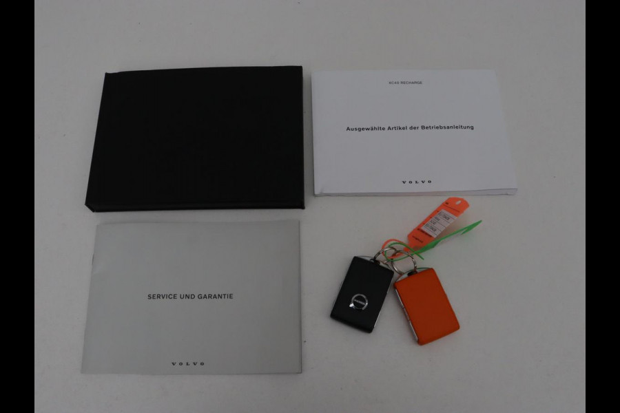 Volvo XC40 1.5 T5 Recharge Inscription | Trekhaak | Stoelverwarming | Adaptive cruise | Camera | Carplay | Navigatie | Full LED | Climate control | PHEV | Plug In