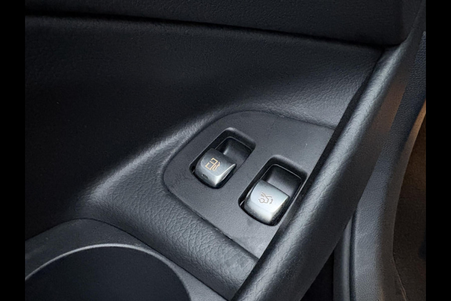 Mercedes-Benz E-Klasse Estate 300 e AMG Line PHEV | Elek. Wegklapbare Trekhaak | Open dak | Multibeam | Stoelverwarming | Achteruitrijcamera | Adaptive Cruise Control