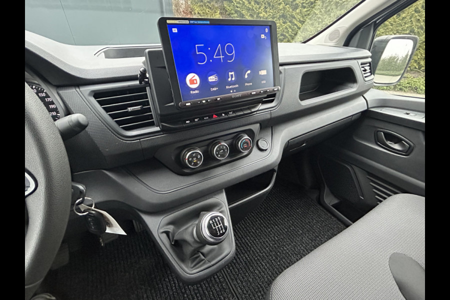 Renault Trafic 2.0 dCi / L2H1 / 24.451 KM !! / 1e EIG. / TREKHAAK / AIRCO / CRUISE / BLUETOOTH / 3-ZITS