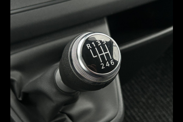 Renault Trafic 2.0 dCi / L2H1 / 24.451 KM !! / 1e EIG. / TREKHAAK / AIRCO / CRUISE / BLUETOOTH / 3-ZITS