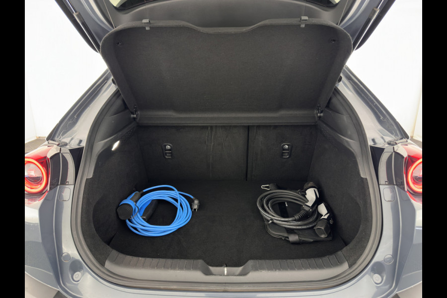 Mazda MX-30 e-SkyActiv 145 First Edition 36 kWh {SOH-92%} (INCL-BTW) Aut.*LEATHER-MICROFIBRE | FULL-LED | NAVI-FULLMAP | KEYLESS | BLIND-SPOT |  ADAPTIVE-CRUISE | HEAD-UP | CAMERA | DIGI-COCKPIT | MEMORY-PACK | SHIFT-PADDLES | 18"ALU*