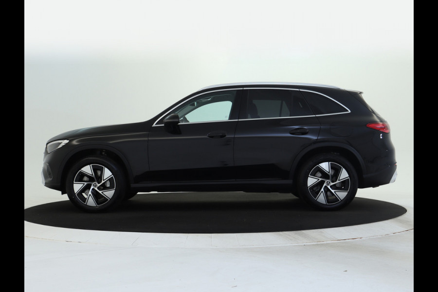 Mercedes-Benz GLC 300 e 4MATIC Plug-In Hybride Trekhaak | Sfeerverlichting | 19 Inch Velgen | Stuur en Stoelverwarming | Memory Voorstoelen. Inclusief 24 maanden MB Certified garantie voor Europa.