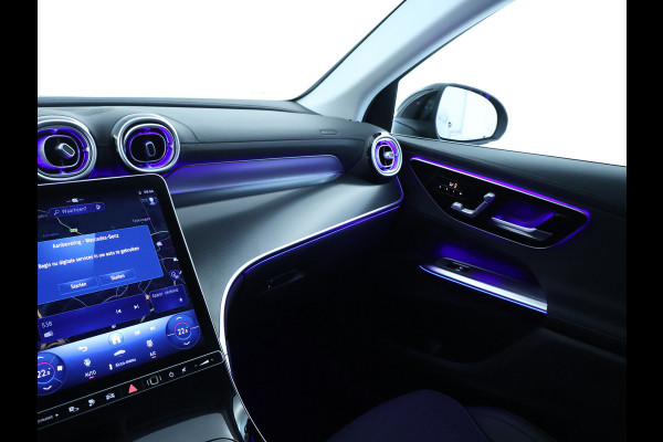 Mercedes-Benz GLC 300 e 4MATIC Plug-In Hybride Trekhaak | Sfeerverlichting | 19 Inch Velgen | Stuur en Stoelverwarming | Memory Voorstoelen. Inclusief 24 maanden MB Certified garantie voor Europa.