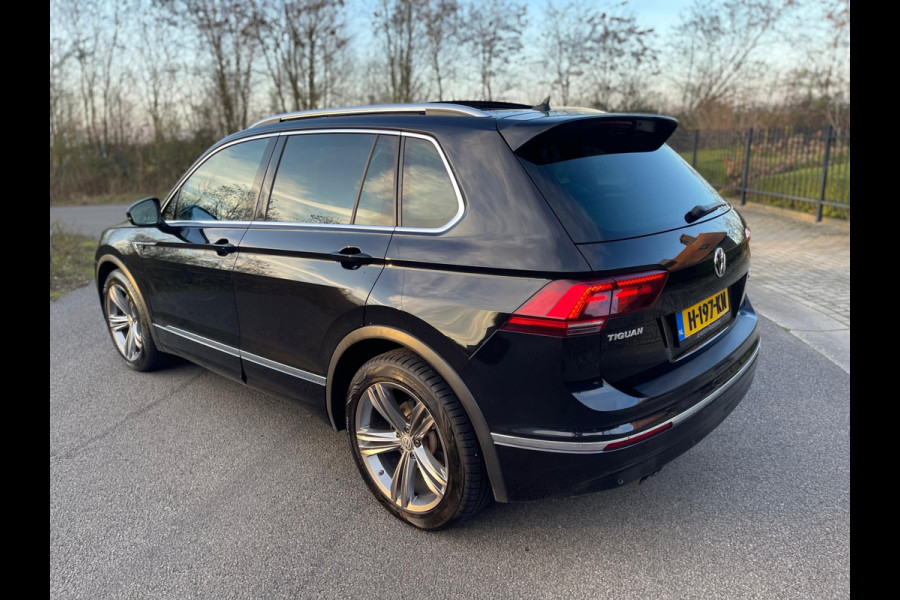 Volkswagen Tiguan 2.0 TSI 4Motion R-Line PANORAMADAK VIRTUAL LED-XENON LEER MEMORY STOELEN ELECTR -TREKHAAK