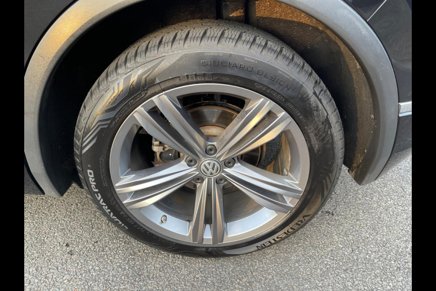 Volkswagen Tiguan 2.0 TSI 4Motion R-Line PANORAMADAK VIRTUAL LED-XENON LEER MEMORY STOELEN ELECTR -TREKHAAK