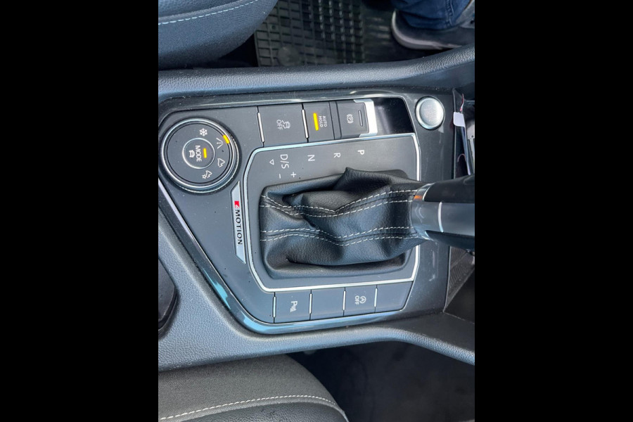 Volkswagen Tiguan 2.0 TSI 4Motion R-Line PANORAMADAK VIRTUAL LED-XENON LEER MEMORY STOELEN ELECTR -TREKHAAK
