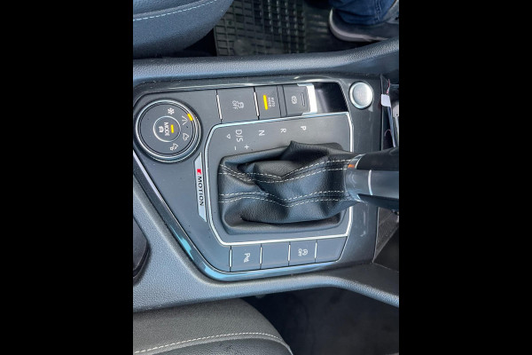 Volkswagen Tiguan 2.0 TSI 4Motion R-Line PANORAMADAK VIRTUAL LED-XENON LEER MEMORY STOELEN ELECTR -TREKHAAK