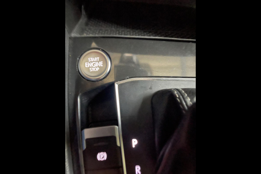 Volkswagen Tiguan 2.0 TSI 4Motion R-Line PANORAMADAK VIRTUAL LED-XENON LEER MEMORY STOELEN ELECTR -TREKHAAK