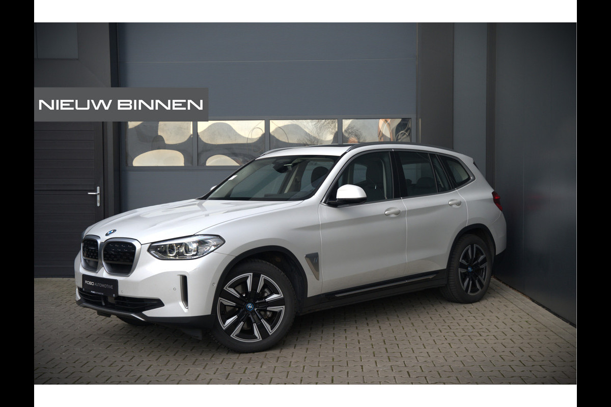 BMW iX3 Executive 80 kWh | Panoramadak | Keyless | Stoelverwarming | Camera | Adaptief Onderstel | Adaptive LED | Elektrische Stoelen | Apple Carplay | Navigatie | Ambiance Verlichting