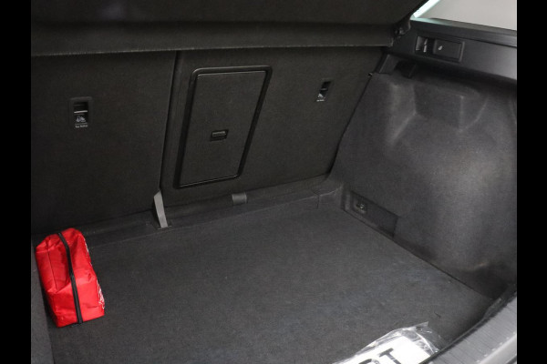 Seat Ateca 2.0 TDI FR Intens | Leder/Alcantara | Stoelverwarming | 360 Camera | Trekhaak | BeatsAudio | Adaptive cruise | Virtual Cockpit | Carplay | Navigatie | Full LED