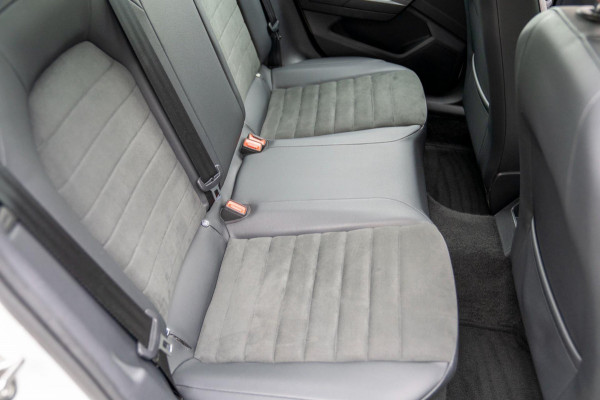 Seat Arona 1.0 TSI FR Business Intense Plus|Prijs incl. 12 mnd garantie|PDC Carplay Camera DAB Stoelverwarming Navigatie Bluetooth