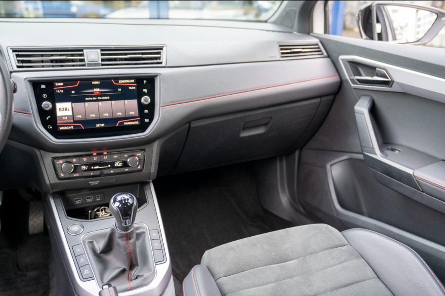 Seat Arona 1.0 TSI FR Business Intense Plus|Prijs incl. 12 mnd garantie|PDC Carplay Camera DAB Stoelverwarming Navigatie Bluetooth