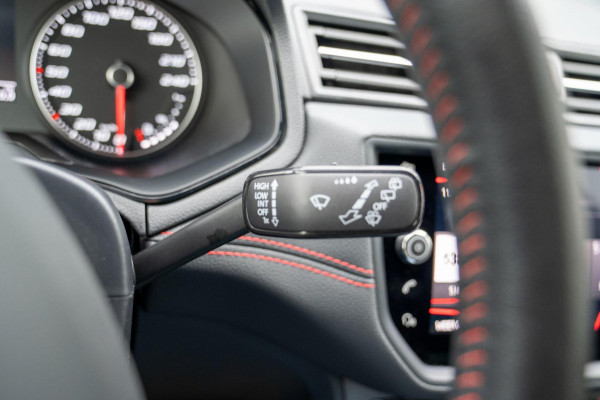 Seat Arona 1.0 TSI FR Business Intense Plus|Prijs incl. 12 mnd garantie|PDC Carplay Camera DAB Stoelverwarming Navigatie Bluetooth