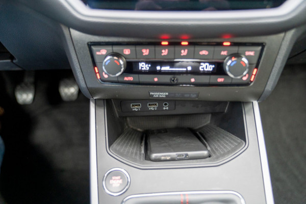 Seat Arona 1.0 TSI FR Business Intense Plus|Prijs incl. 12 mnd garantie|PDC Carplay Camera DAB Stoelverwarming Navigatie Bluetooth